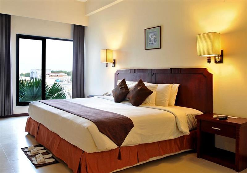 The Sun Hotel Sidoarjo Exterior foto